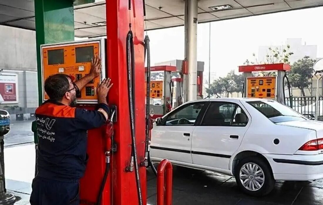 احتمال افزایش دوباره قیمت بنزین /یک بام و دو هوای پزشکیان درباره بنزین چگونه رقم خورد؟