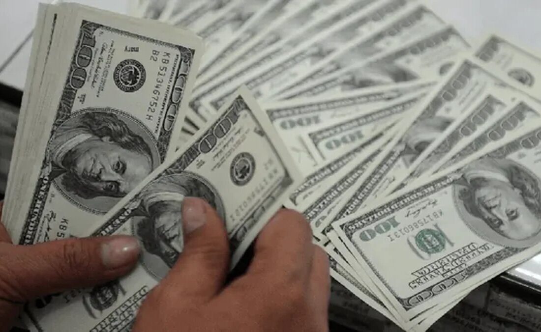 قیمت دلار، یورو و سایر ارزها امروز ۱۱ دی/ سیگنال عجیب همتی ؛ بازار ارز زیر و رو شد