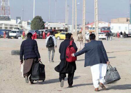 آخرین وضعیت حضور و طرد اتباع افغانستانی در ایران/ اعلام تمدید اعتبار گذرنامه خانواری اتباع