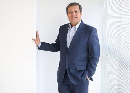 دکتر همتی با نظر خبرگان حوزه بانکی و رای اعتماد دولت، رئیس بانک‌ مرکزی شد