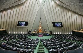 بانک‌های ناتراز منحل یا ادغام شوند