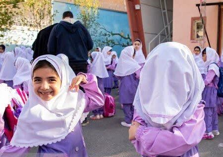 صدور مجوز استخدام ۲۰ هزار بابای مدرسه