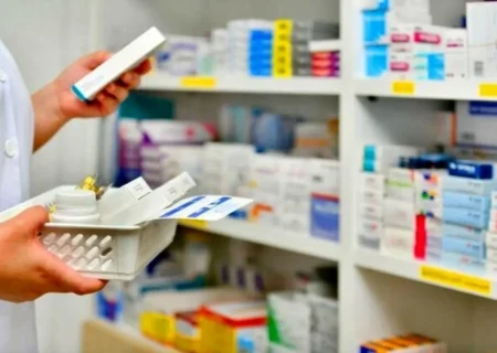 افزایش شدید قیمت داروهای وارداتی در پی حذف ارز ترجیحی؛ اختلال در روند درمان بیماران با اعمال سیاست‌های نادرست!/ داروهای عمومی در آستانه کمبود