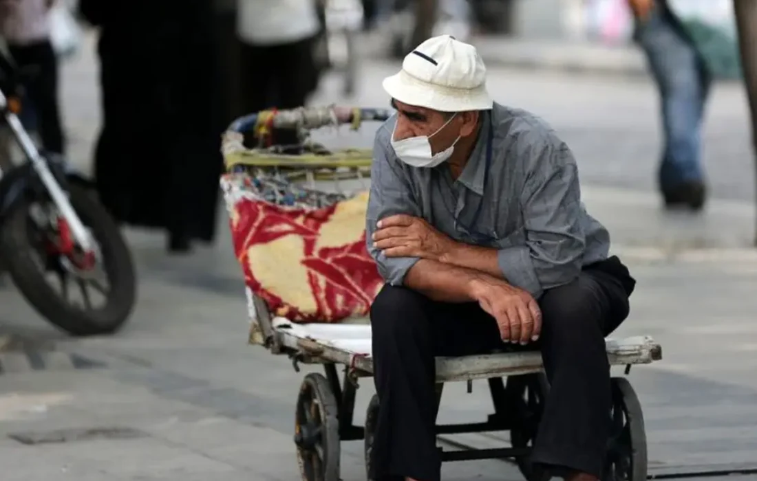 چرا کارگران و بازنشستگان تاوان می‌دهند؟/ مالیات سنگین با حقوق زیر ۱۰۰ دلار!