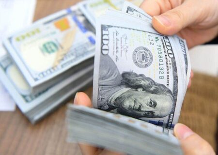 قیمت دلار، یورو و سایر ارزها امروز ۱۷ دی/ دلار چهار هزار تومان دیگر جابه‌جا شد، قیمت به ۱۵۰ هزار تومان می‌رسد؟