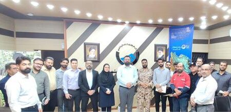 همزمان با روز جهانی کار و کارگر از 10 نفر کارگر نمونه آبفا منطقه خرمشهر تجلیل شد