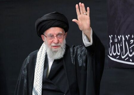 رهبر معظم انقلاب به شهادت رسیدند